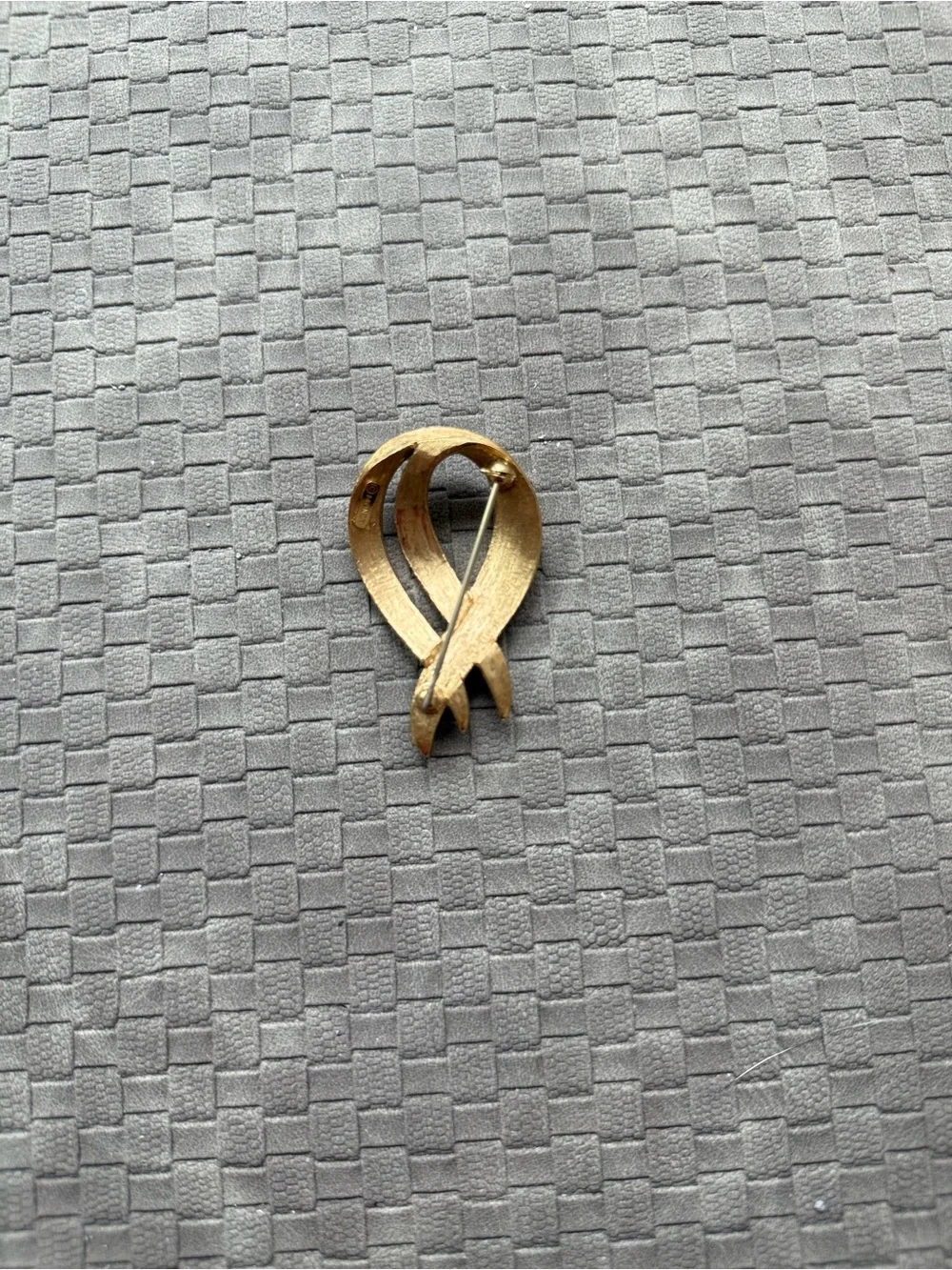 Monet Vintage Gold Ribbon Loop Brooch